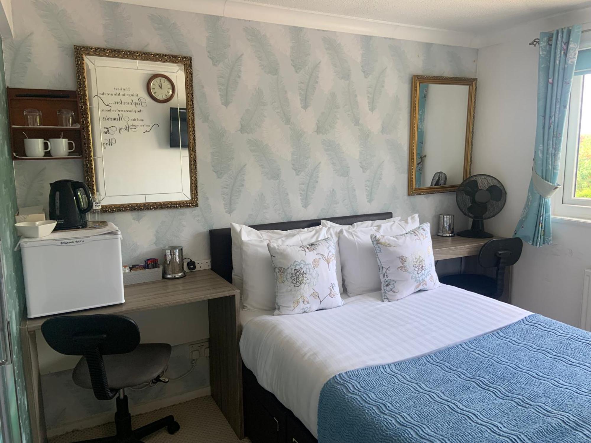 Enjoy Your Stay At Chorley Road Droitwich Spa Extérieur photo