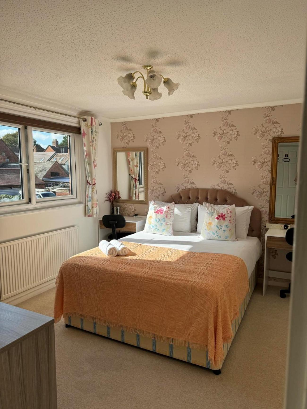 Enjoy Your Stay At Chorley Road Droitwich Spa Extérieur photo